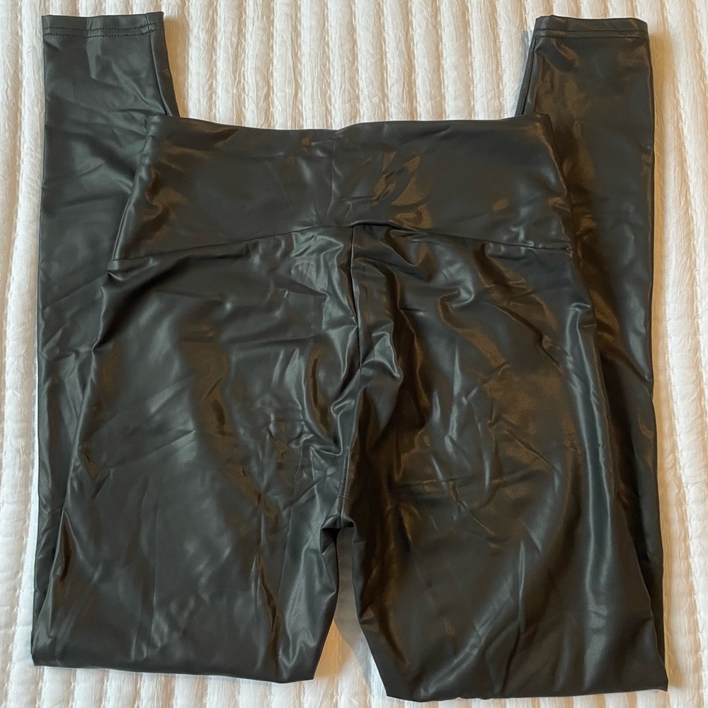 Pho leather leggings